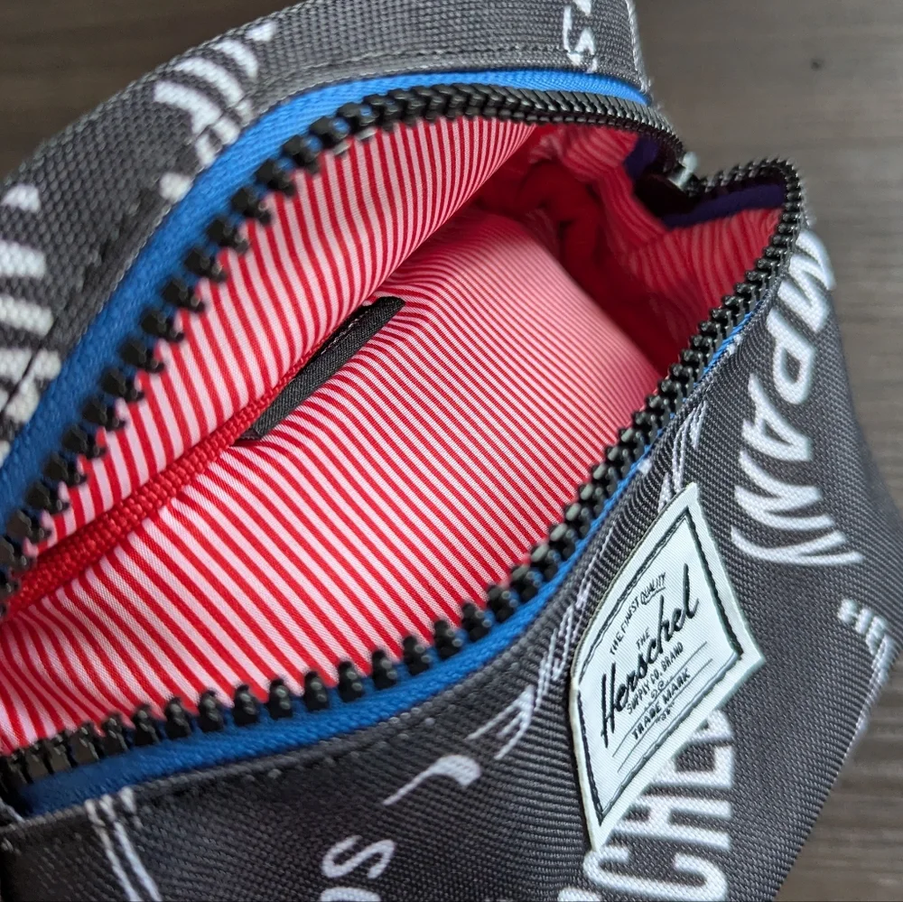 Herschel Black & Blue Small Belt Bag Crossbody Hip Pack Gorpcore Travel